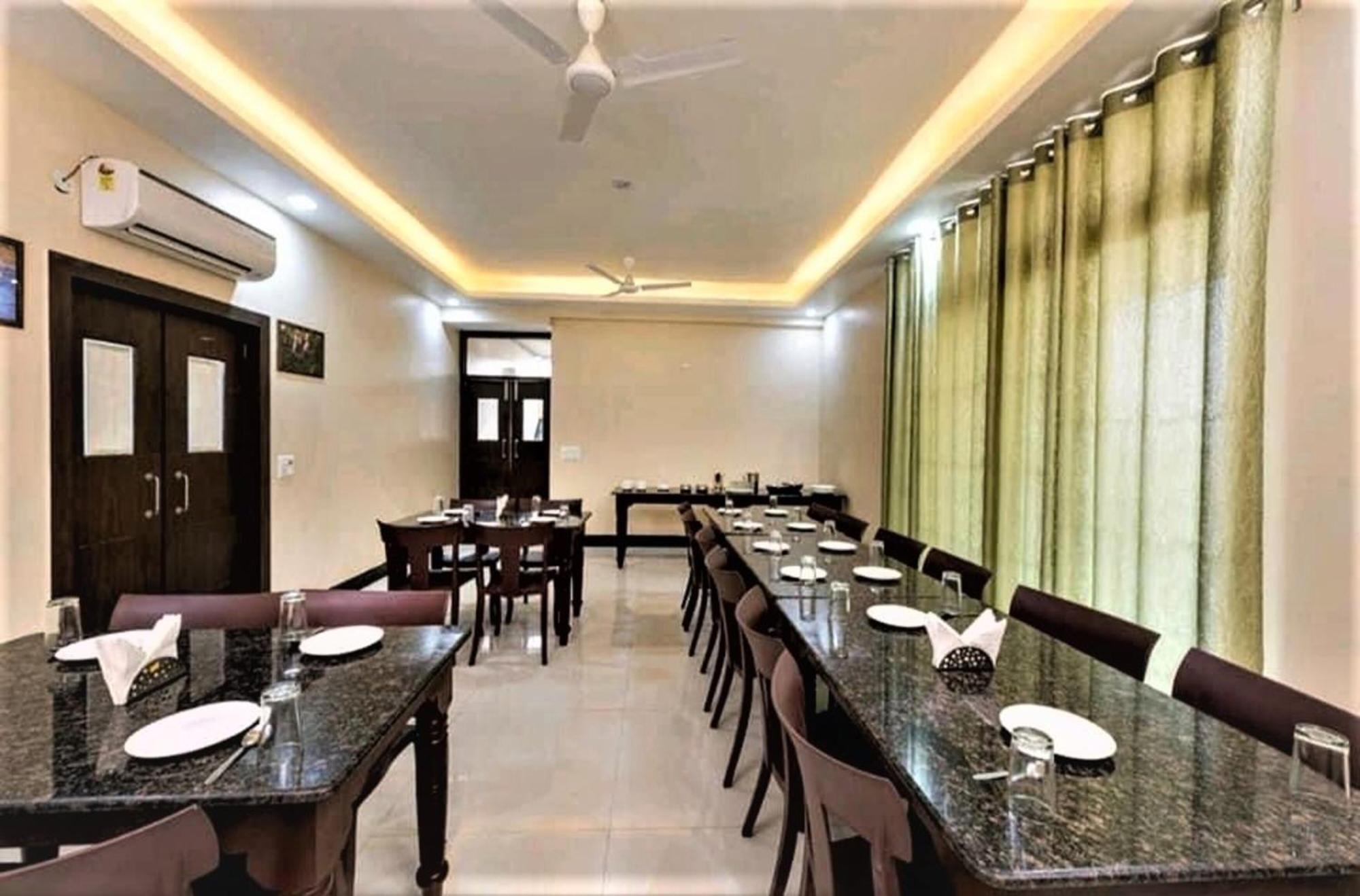 Hotel Ravi Residency Bharatpur Dış mekan fotoğraf